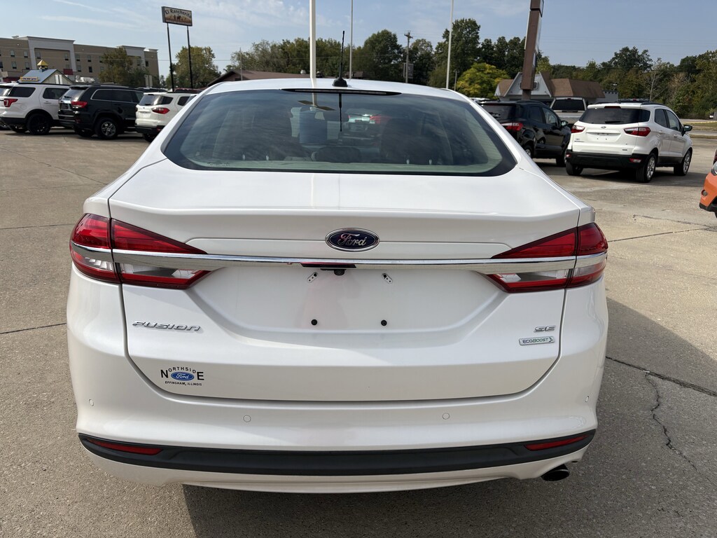 Used 2017 Ford Fusion SE Sedan