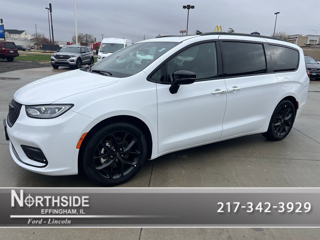 Used 2025 Chrysler Pacifica Limited Van Passenger Van