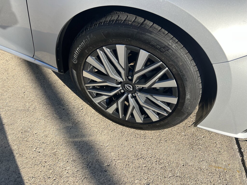 Used 2024 Nissan Altima 2.5 SV Sedan