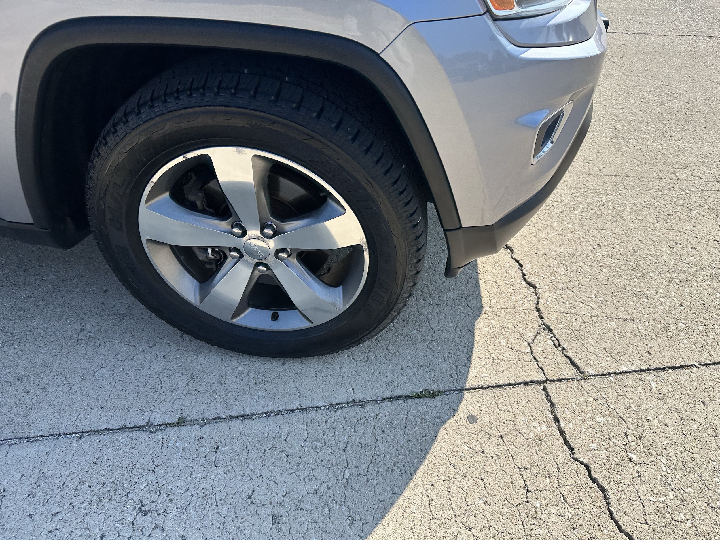 Used 2014 Jeep Grand Cherokee Limited with VIN 1C4RJFBT4EC150956 for sale in Effingham, IL