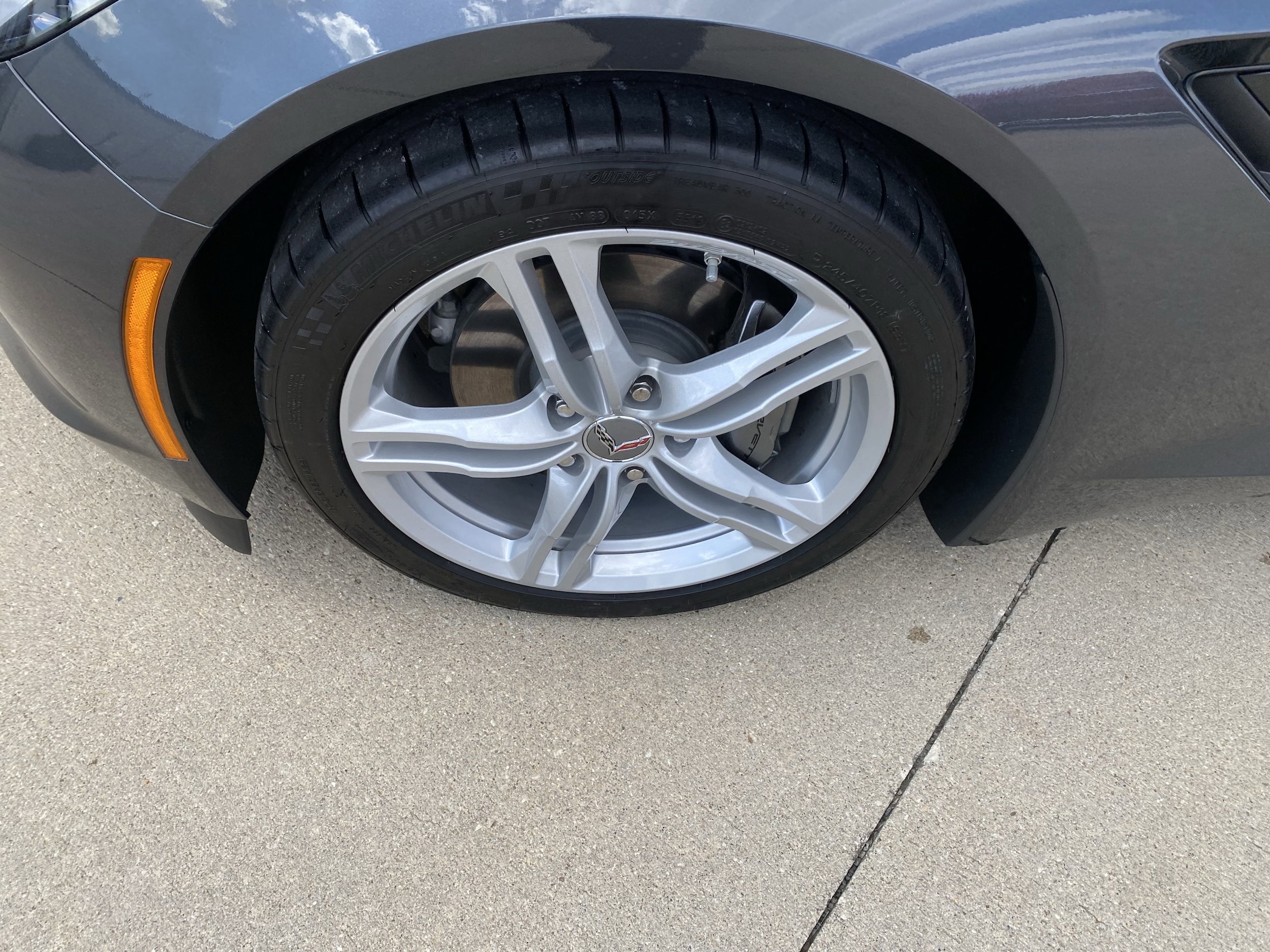 Used 2017 Chevrolet Corvette 1LT with VIN 1G1YB2D79H5108477 for sale in Effingham, IL