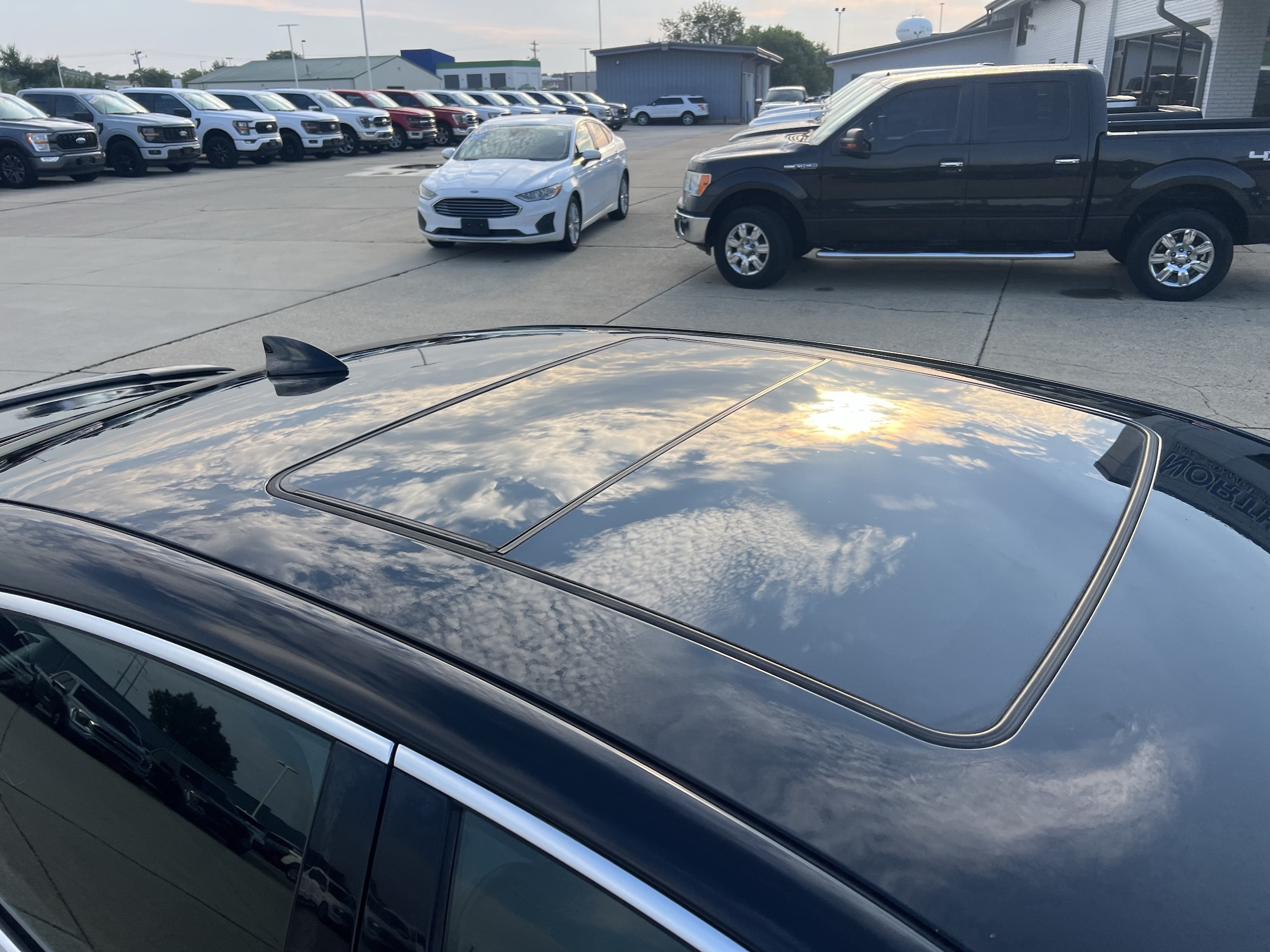 Used 2017 Chevrolet Impala 1LT with VIN 2G1105S3XH9100898 for sale in Effingham, IL