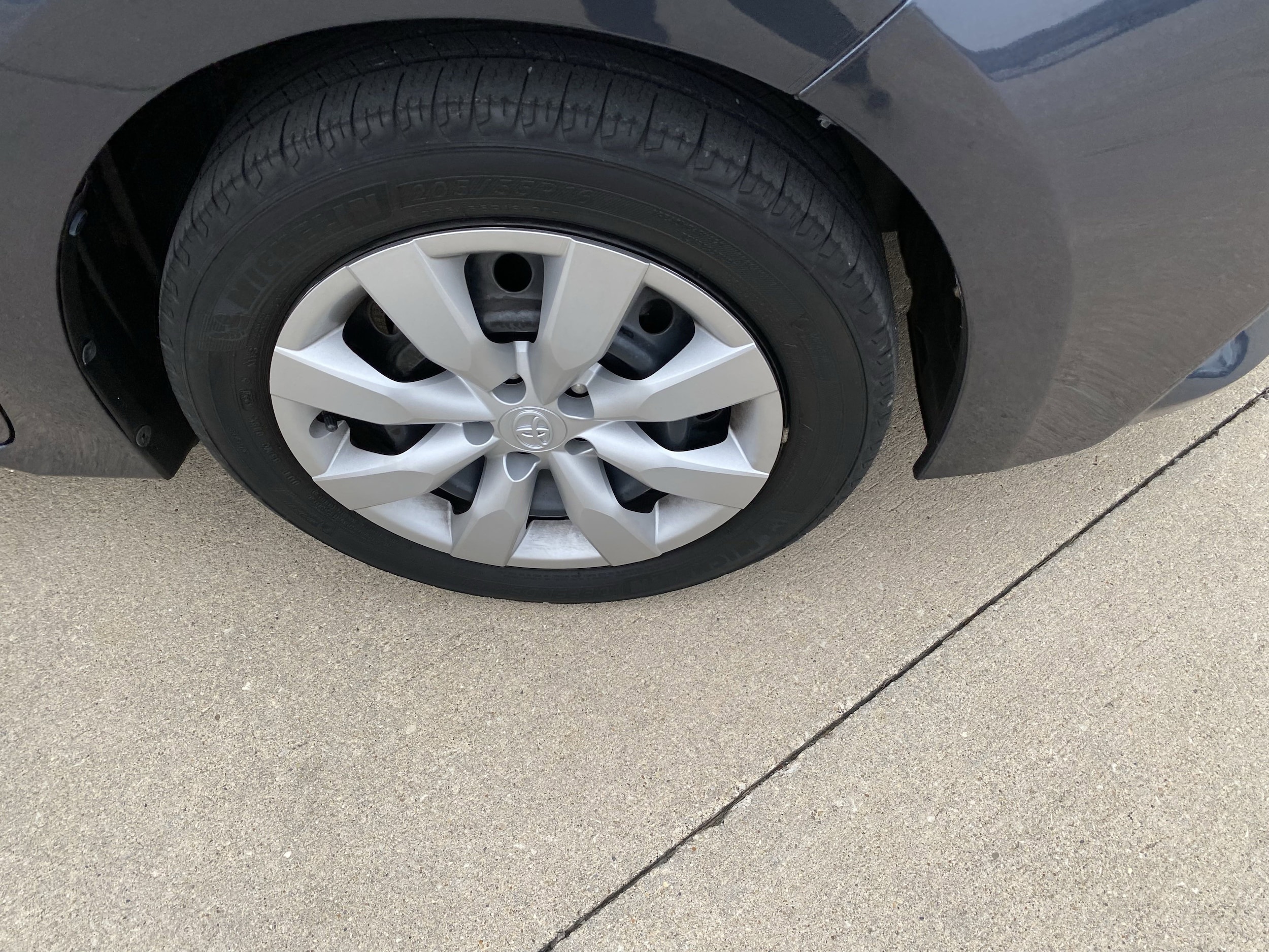 Used 2016 Toyota Corolla LE with VIN 2T1BURHE4GC552036 for sale in Effingham, IL