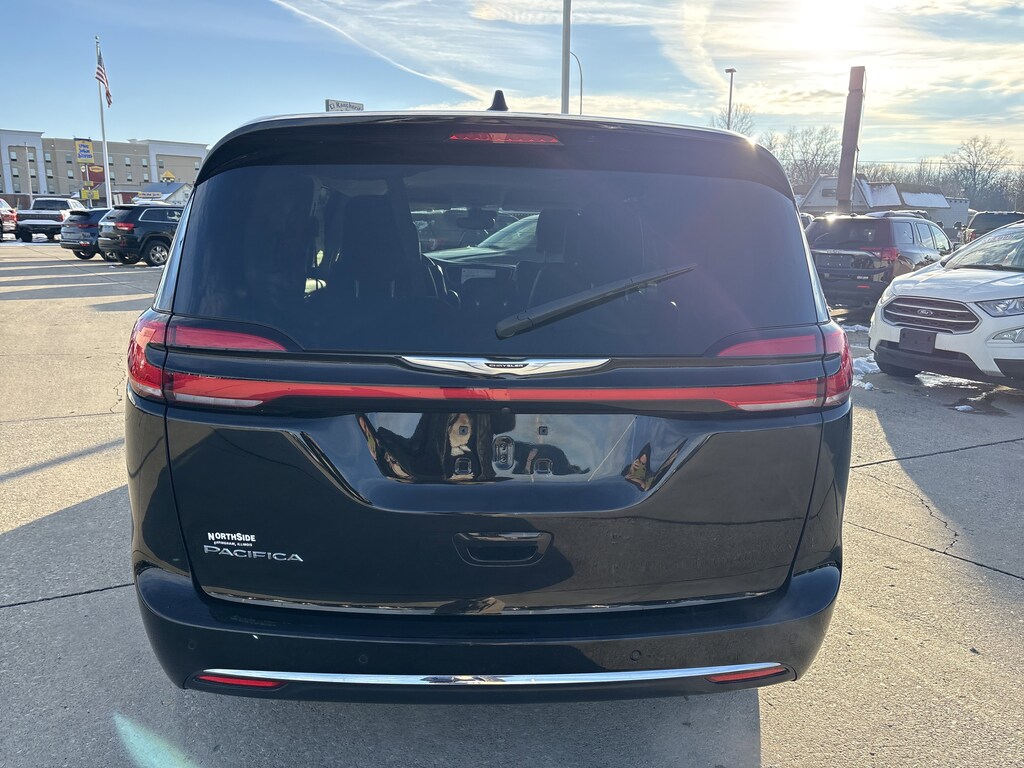 Used 2024 Chrysler Pacifica Touring L Van Passenger Van
