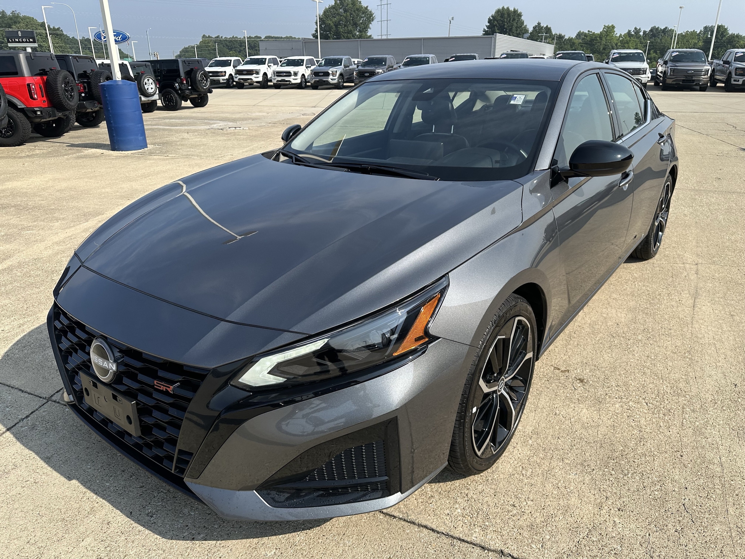 2026 Nissan Altima SR - Photo 15