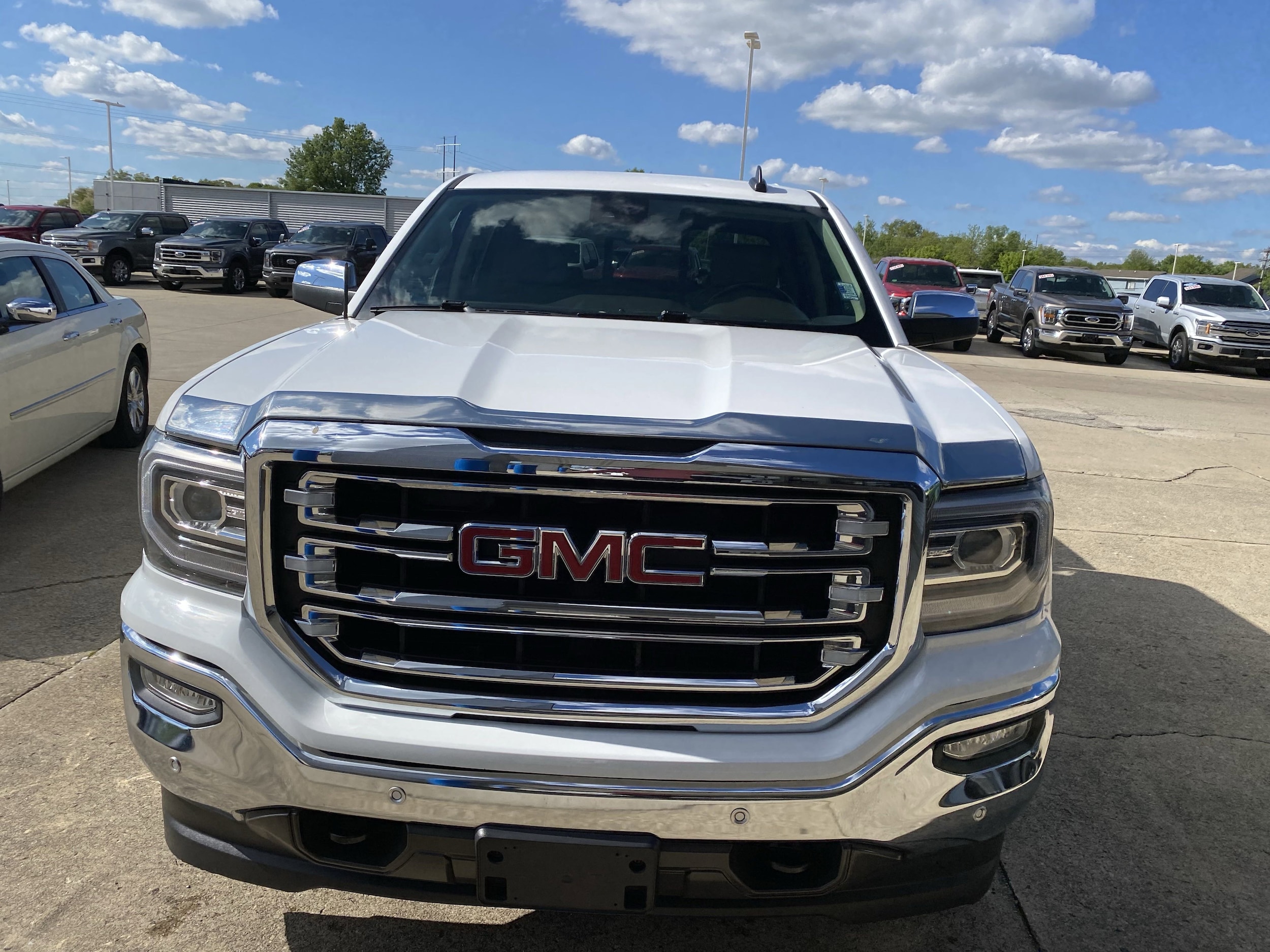 Used 2017 GMC Sierra 1500 SLT with VIN 3GTU2NECXHG432095 for sale in Effingham, IL