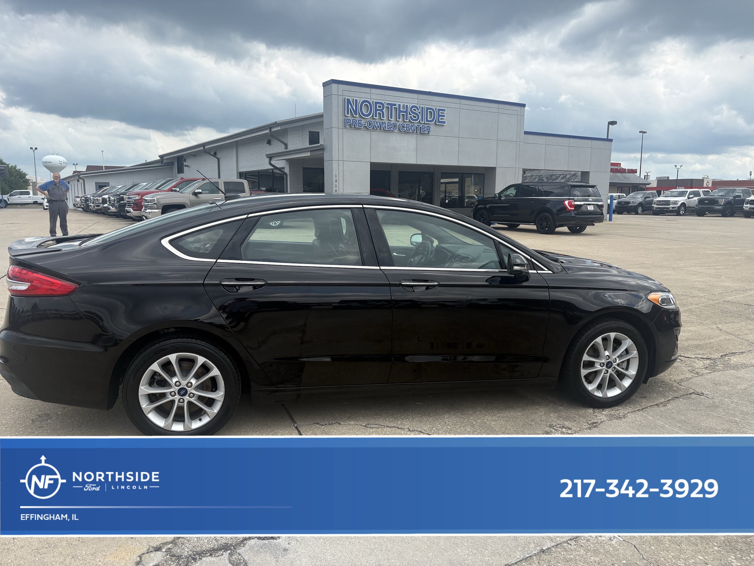 Used 2019 Ford Fusion Energi Titanium with VIN 3FA6P0SU2KR258566 for sale in Effingham, IL