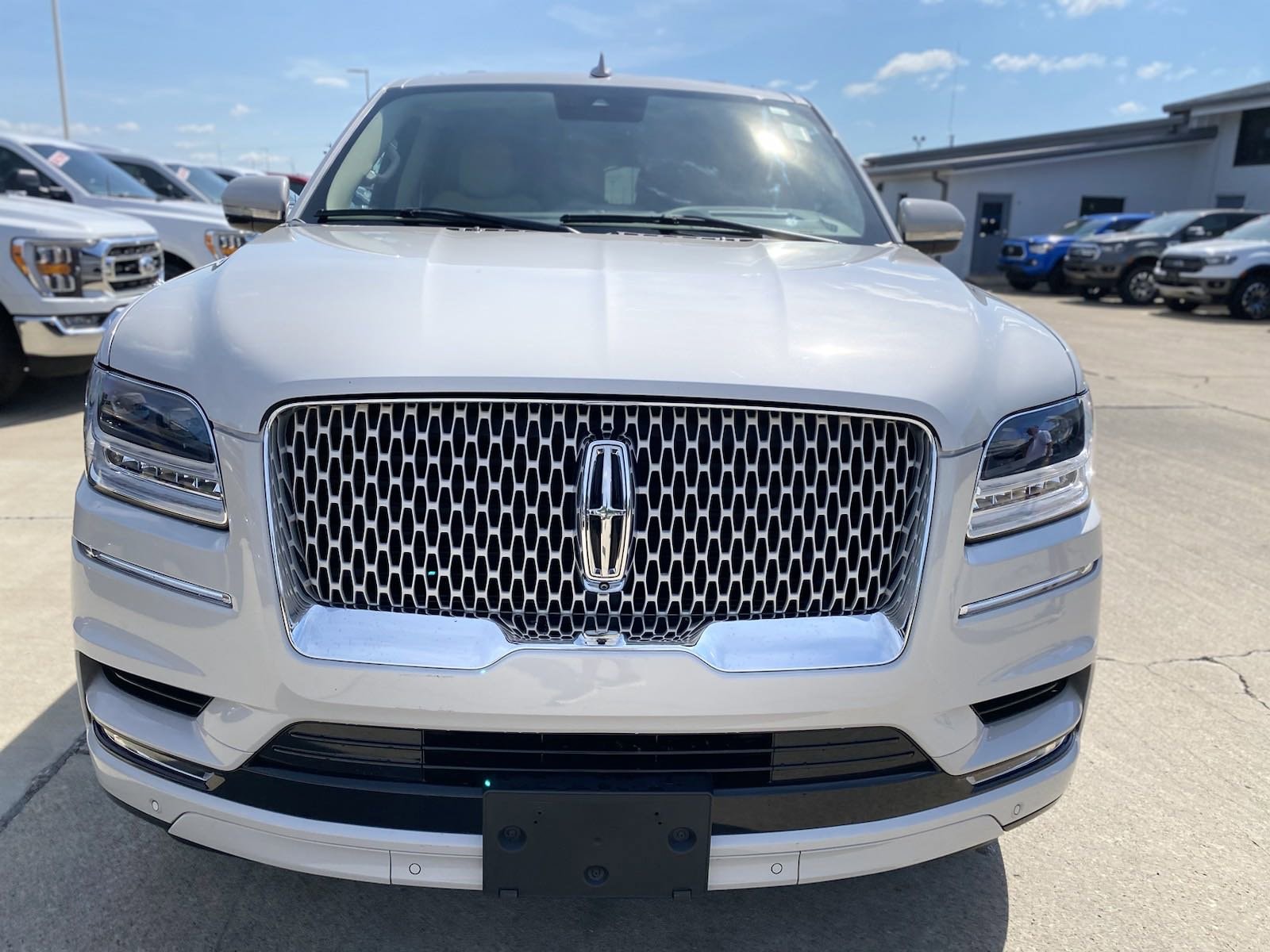 Used 2021 Lincoln Navigator Reserve L with VIN 5LMJJ3LTXMEL03748 for sale in Effingham, IL