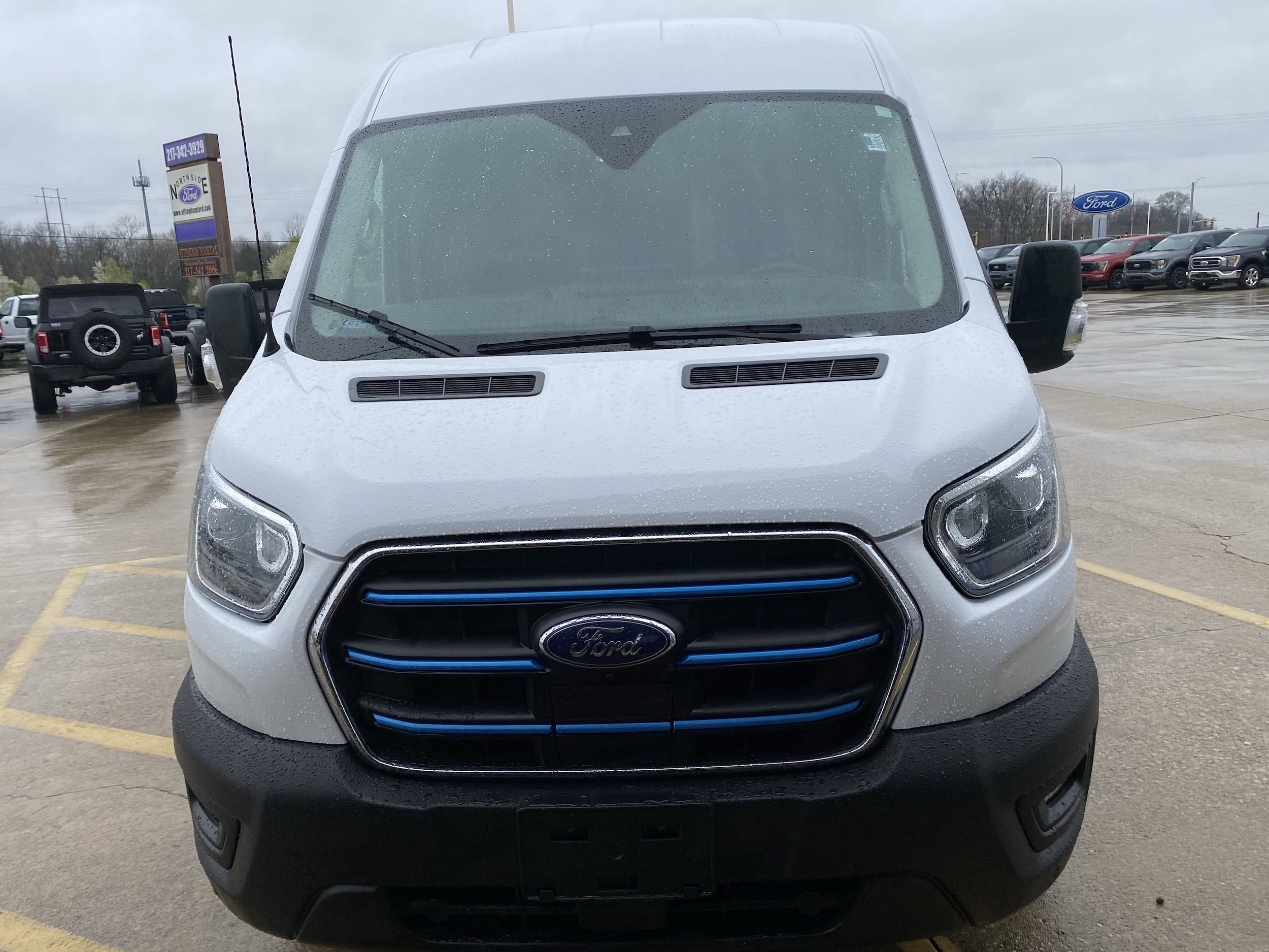 Used 2022 Ford E-Transit Cargo Van Base with VIN 1FTBW9CK6NKA12402 for sale in Effingham, IL