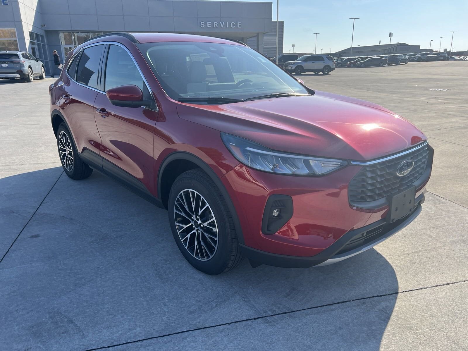 2025 Ford Escape photo 2