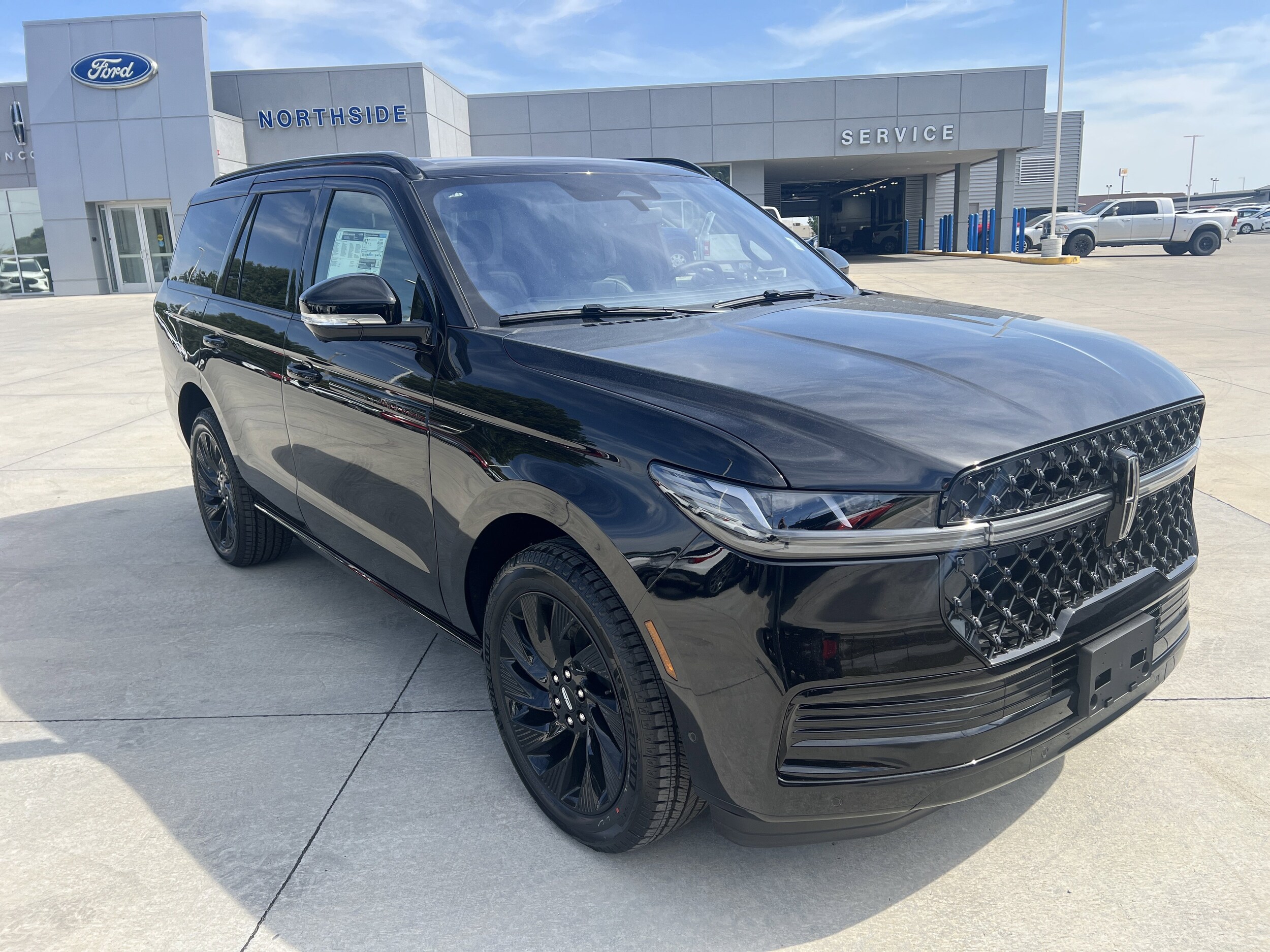 2025 Lincoln Navigator Reserve photo 2