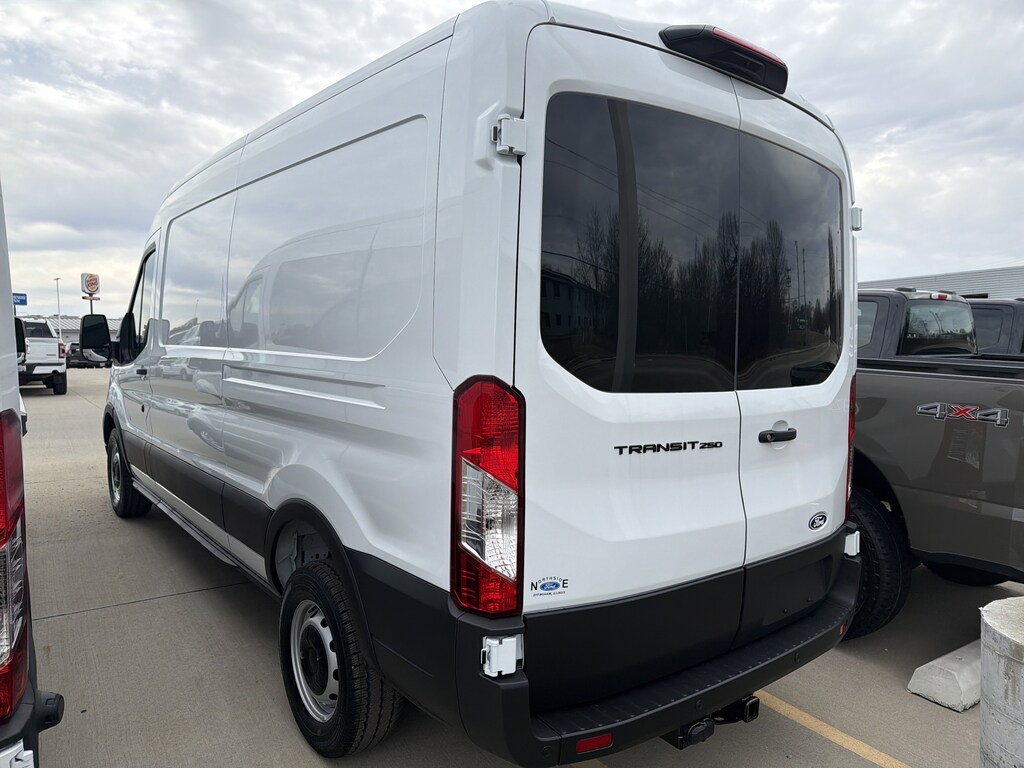 2026 Ford Transit photo 4