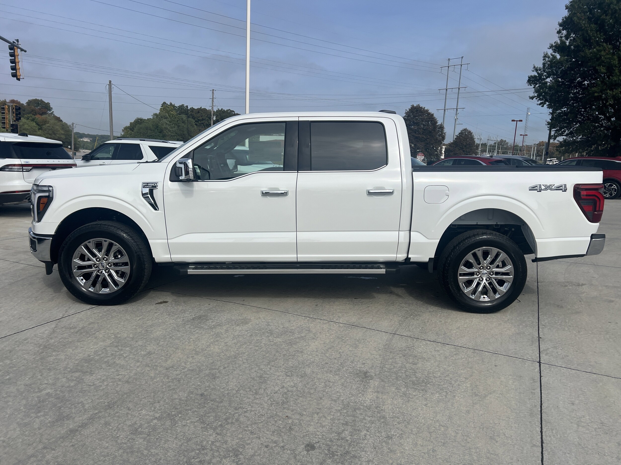 2025 Ford F-150 Lariat photo 3