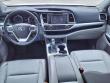 2017 Toyota Highlander LE V6 SUV