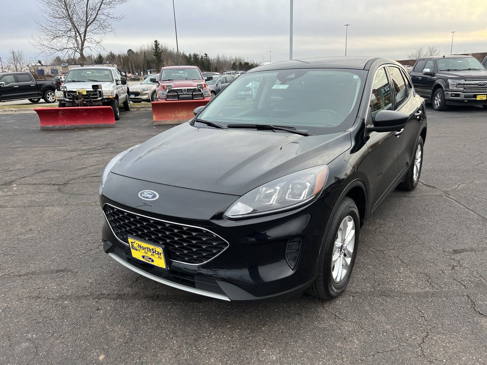 Used 2020 Ford Escape SE with VIN 1FMCU9G62LUB87556 for sale in Duluth, Minnesota