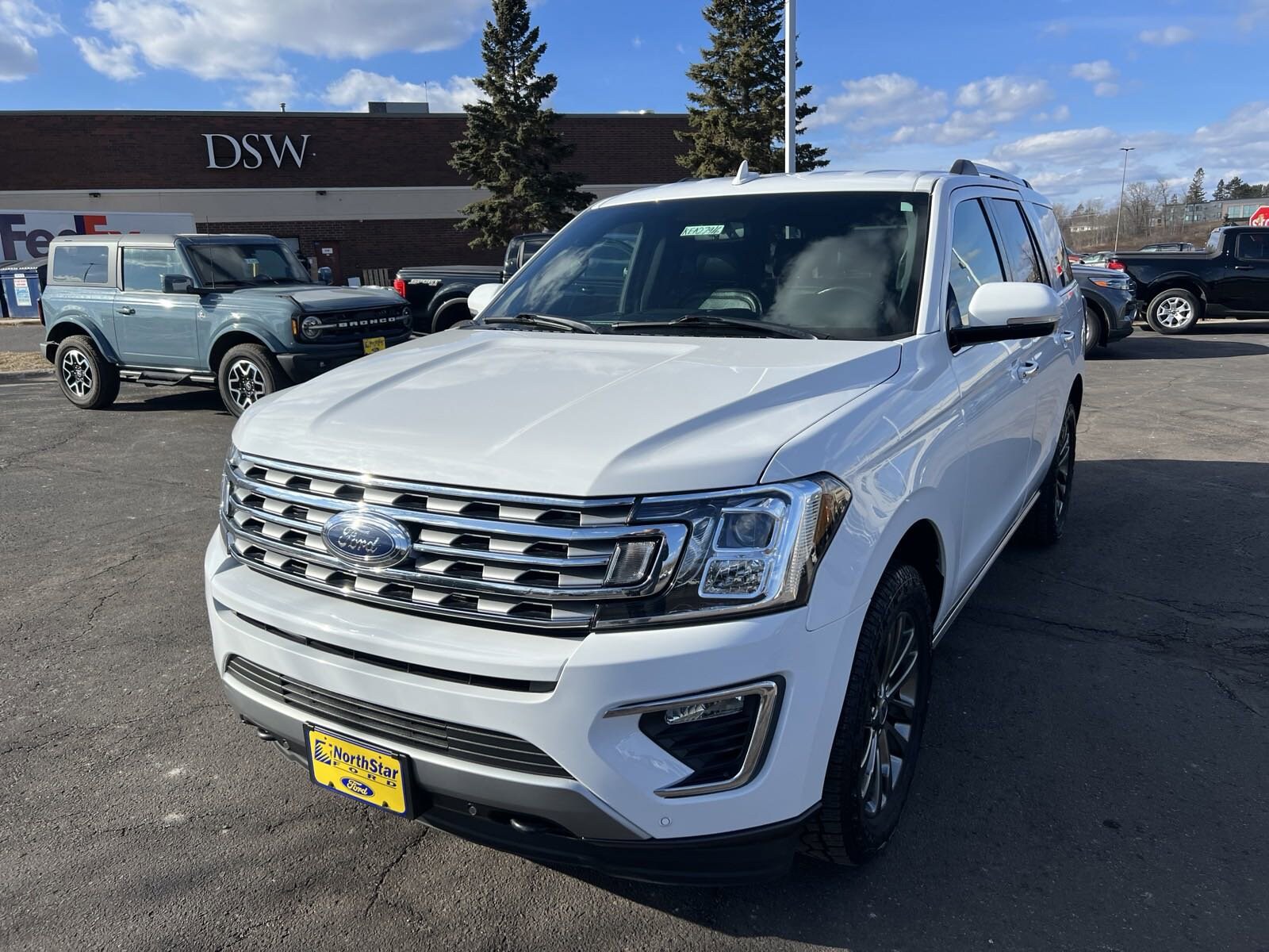 Used 2019 Ford Expedition Limited with VIN 1FMJU2ATXKEA27916 for sale in Duluth, Minnesota