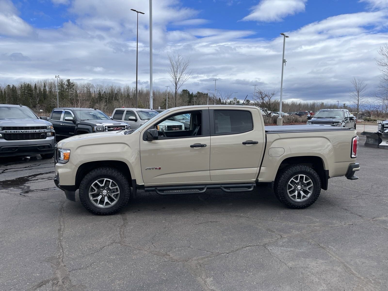 Used 2022 GMC Canyon AT4 with VIN 1GTG6FEN2N1196187 for sale in Duluth, Minnesota