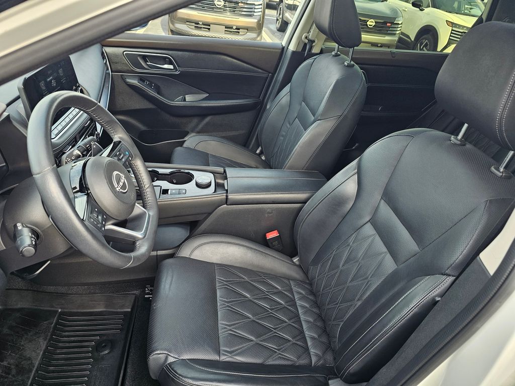 2023 Nissan Rogue Platinum - Photo 18