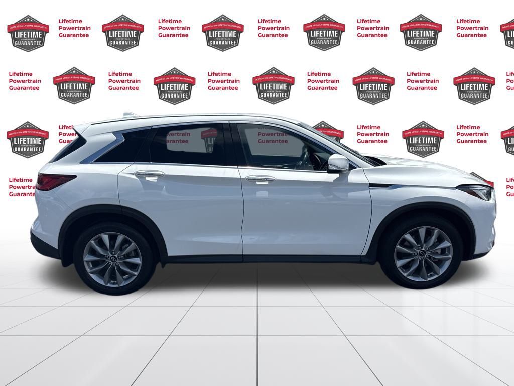 2022 Infiniti QX50 Luxe photo 4