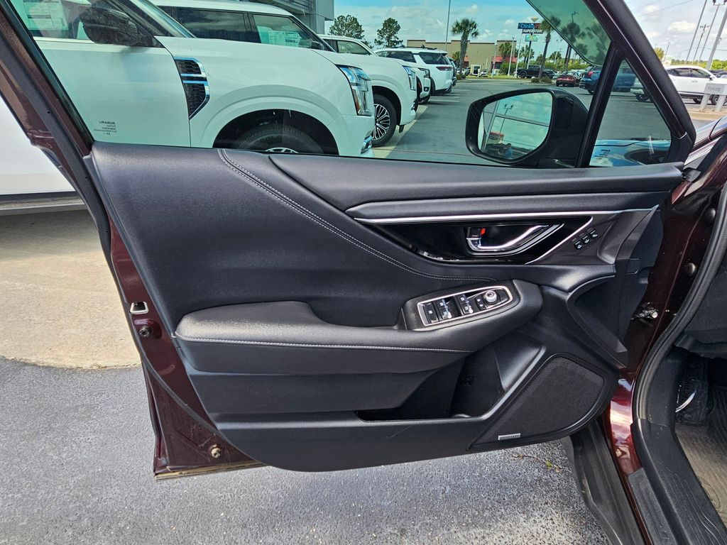 2025 Subaru Outback Limited - Photo 14