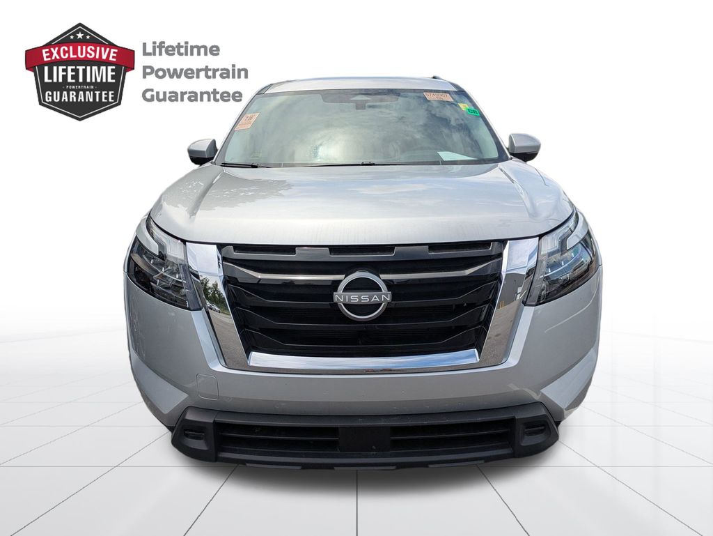 2024 Nissan Pathfinder SV photo 2