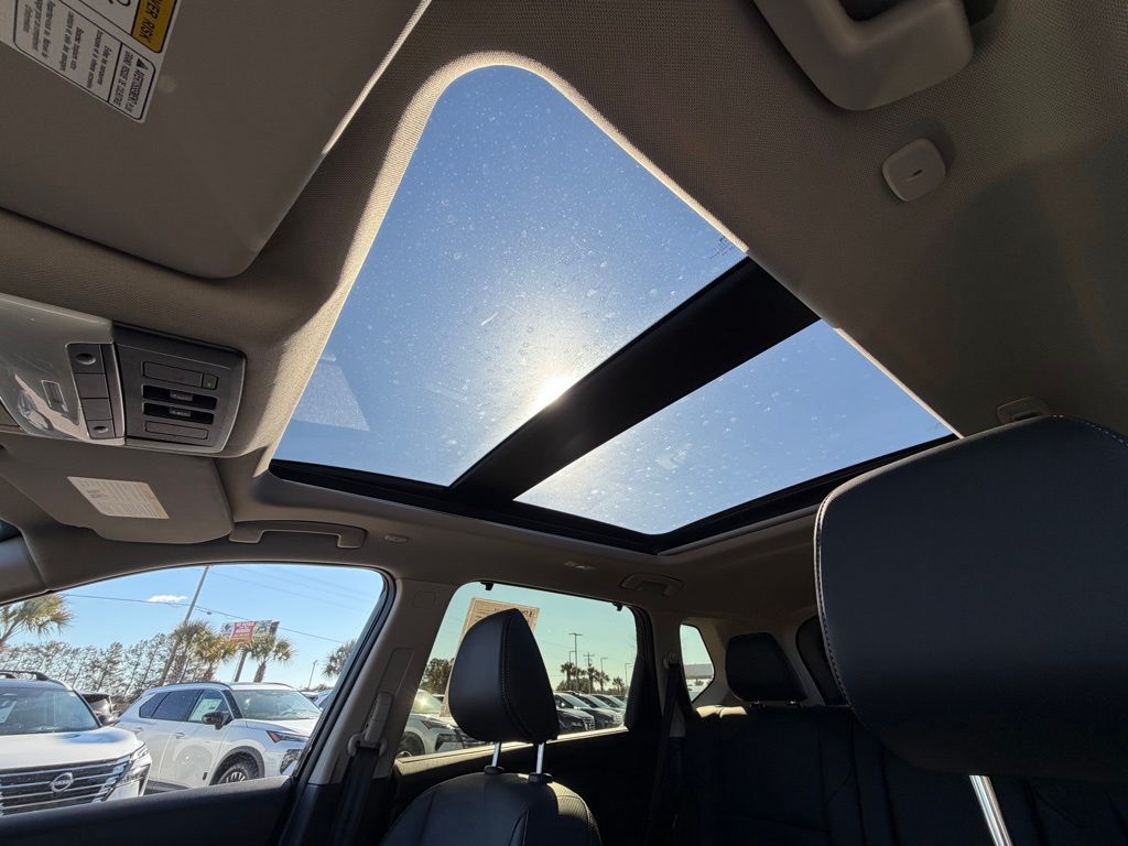 2025 Nissan Rogue Platinum - Photo 25