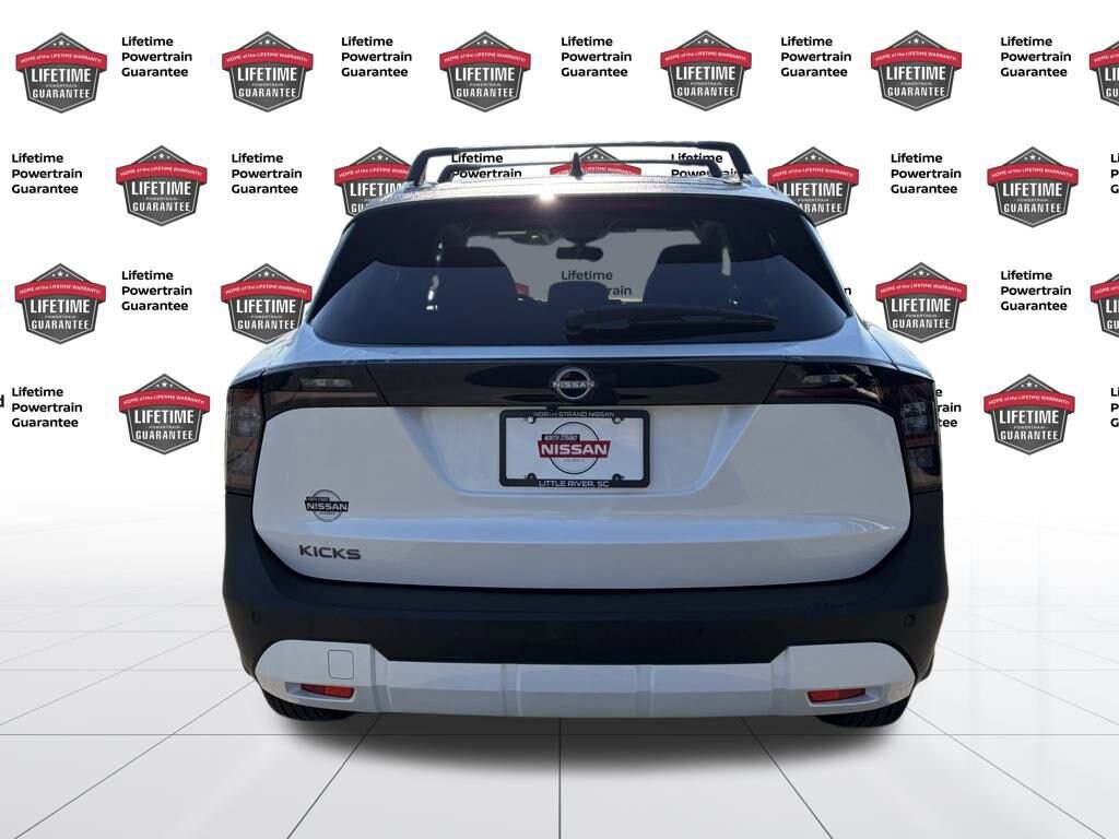 2026 Nissan Kicks SV photo 4