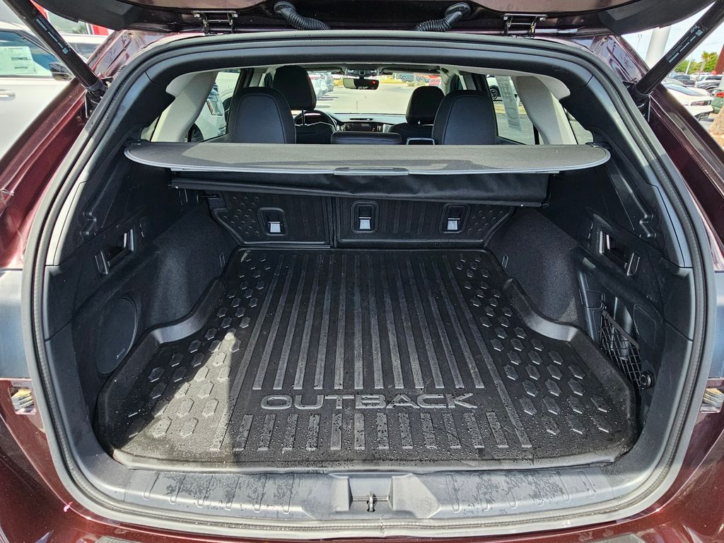 2025 Subaru Outback Limited - Photo 10