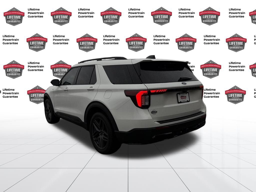 2025 Ford Explorer ST-Line photo 3