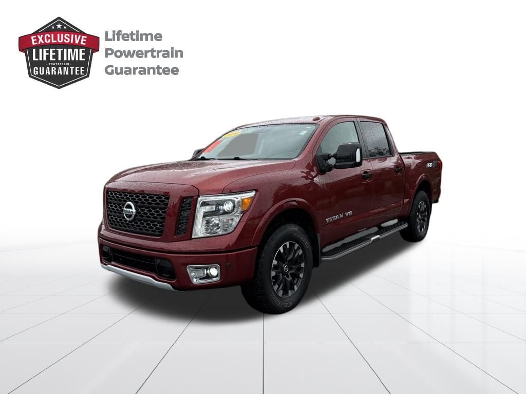 2019 Nissan Titan PRO-4X's photo