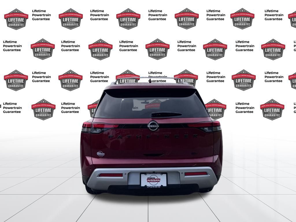 2023 Nissan Pathfinder SL photo 3