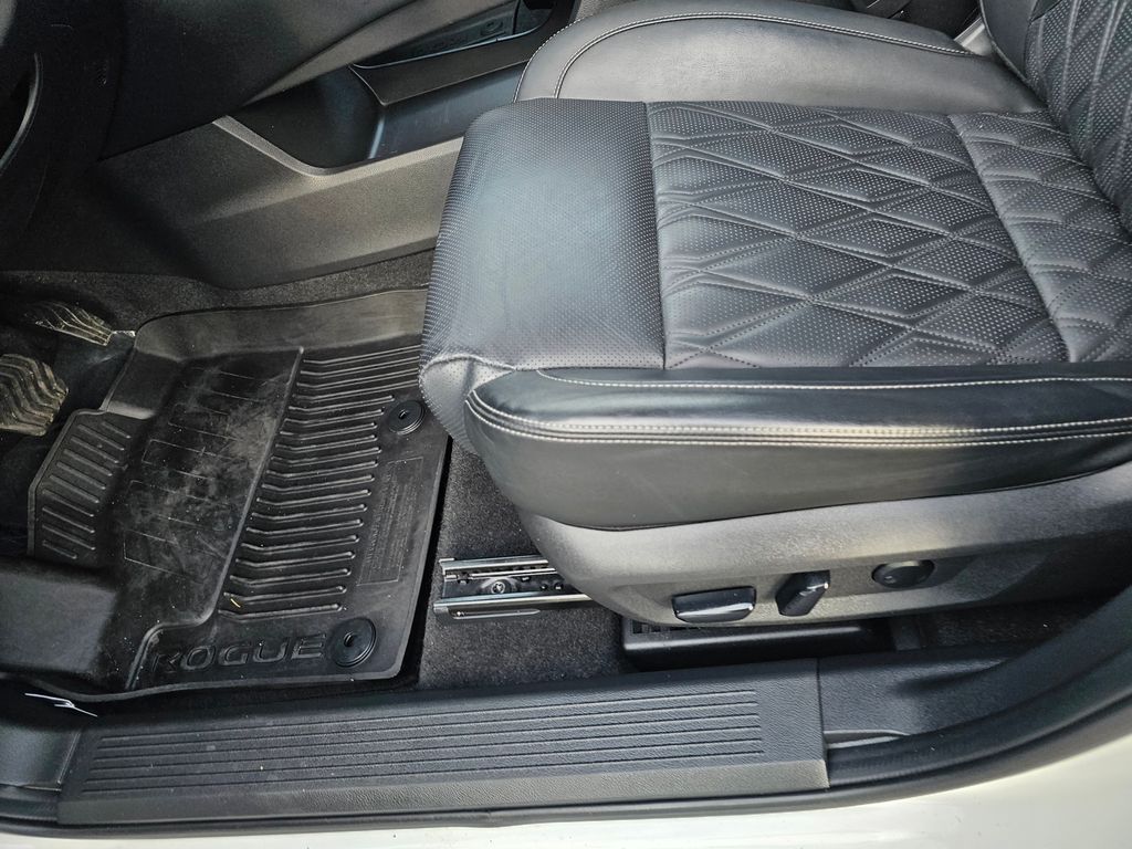2023 Nissan Rogue Platinum - Photo 17