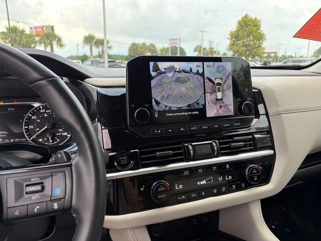 2025 Nissan Pathfinder SL - Photo 22
