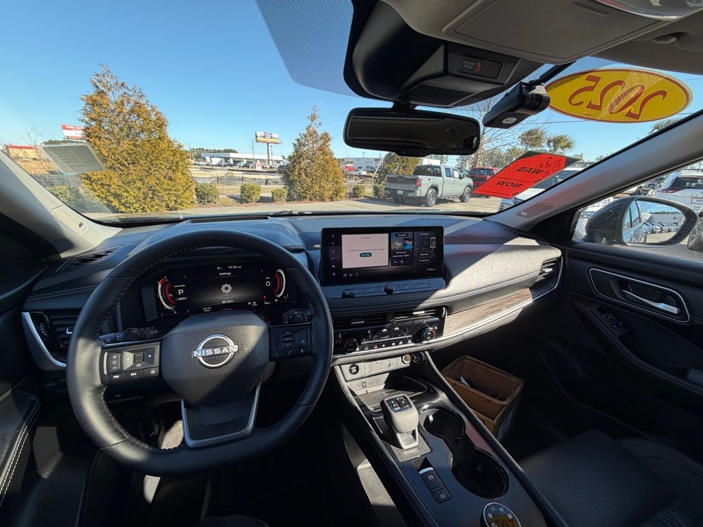2025 Nissan Rogue Platinum - Photo 21
