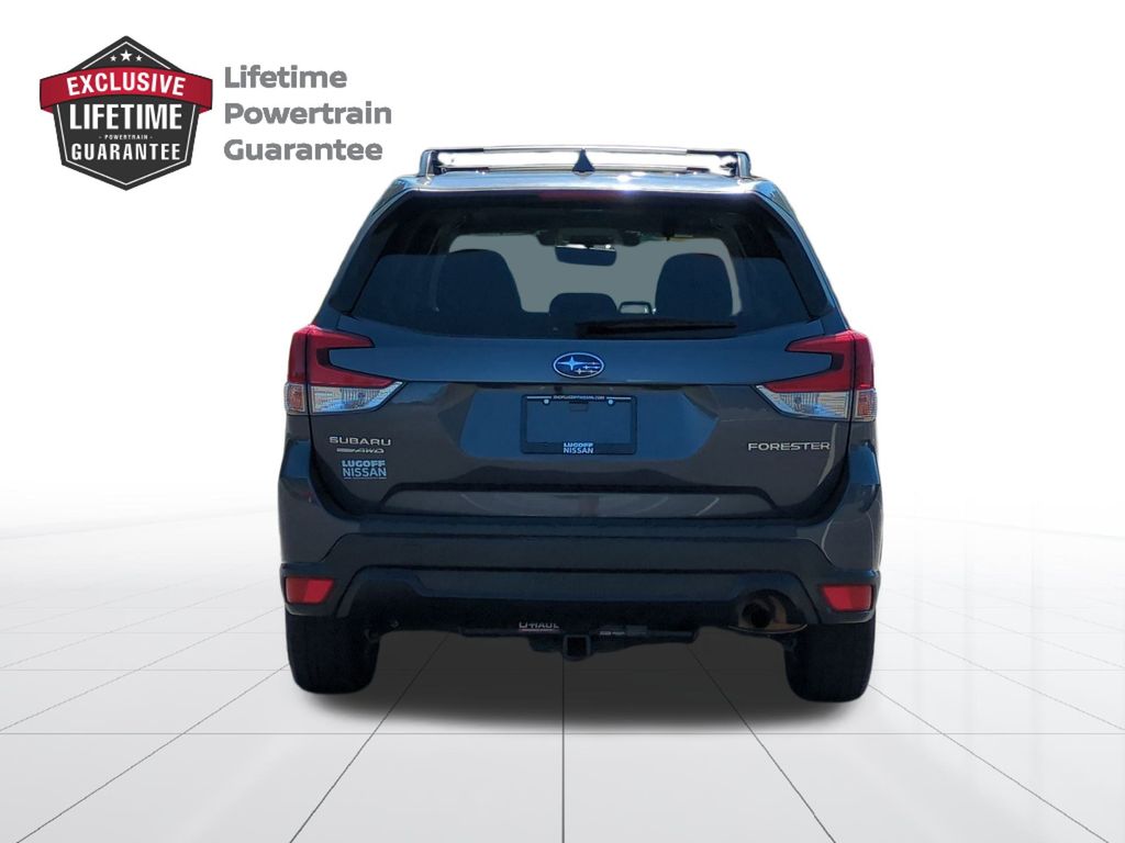 2020 Subaru Forester Premium photo 4