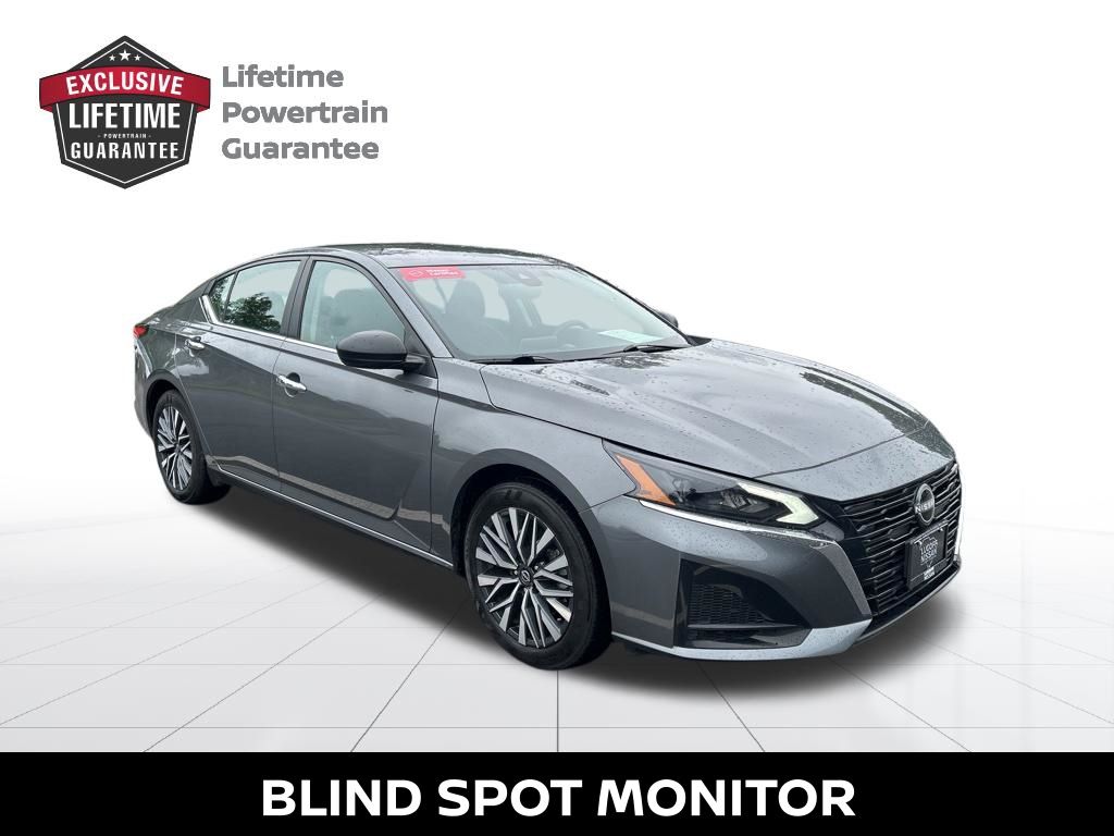 2025 Nissan Altima SV - Photo 8