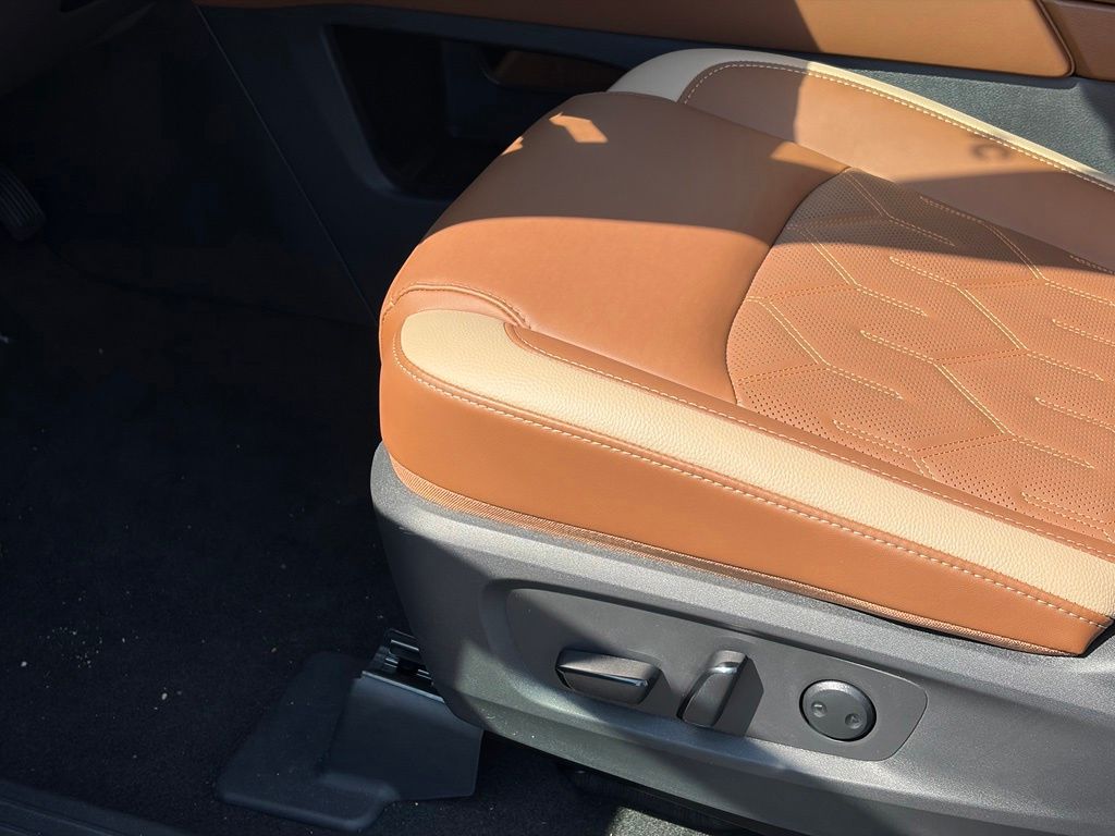 2026 Nissan Pathfinder Platinum - Photo 12