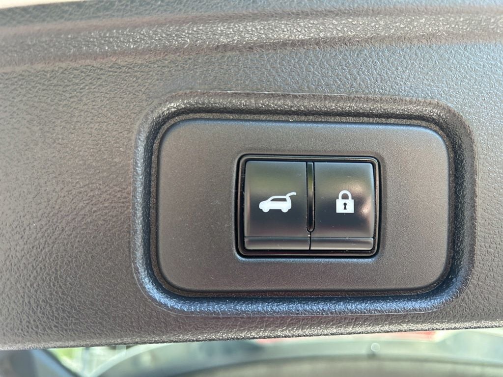2025 Nissan Pathfinder SL - Photo 24