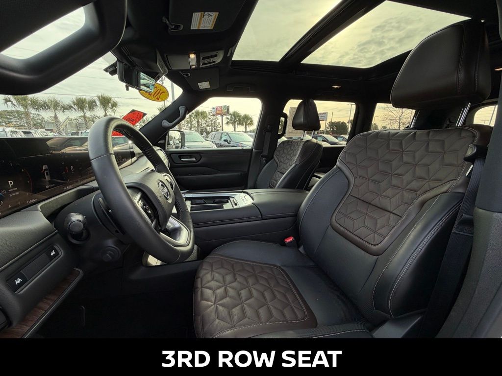 2025 Nissan Armada Platinum - Photo 14