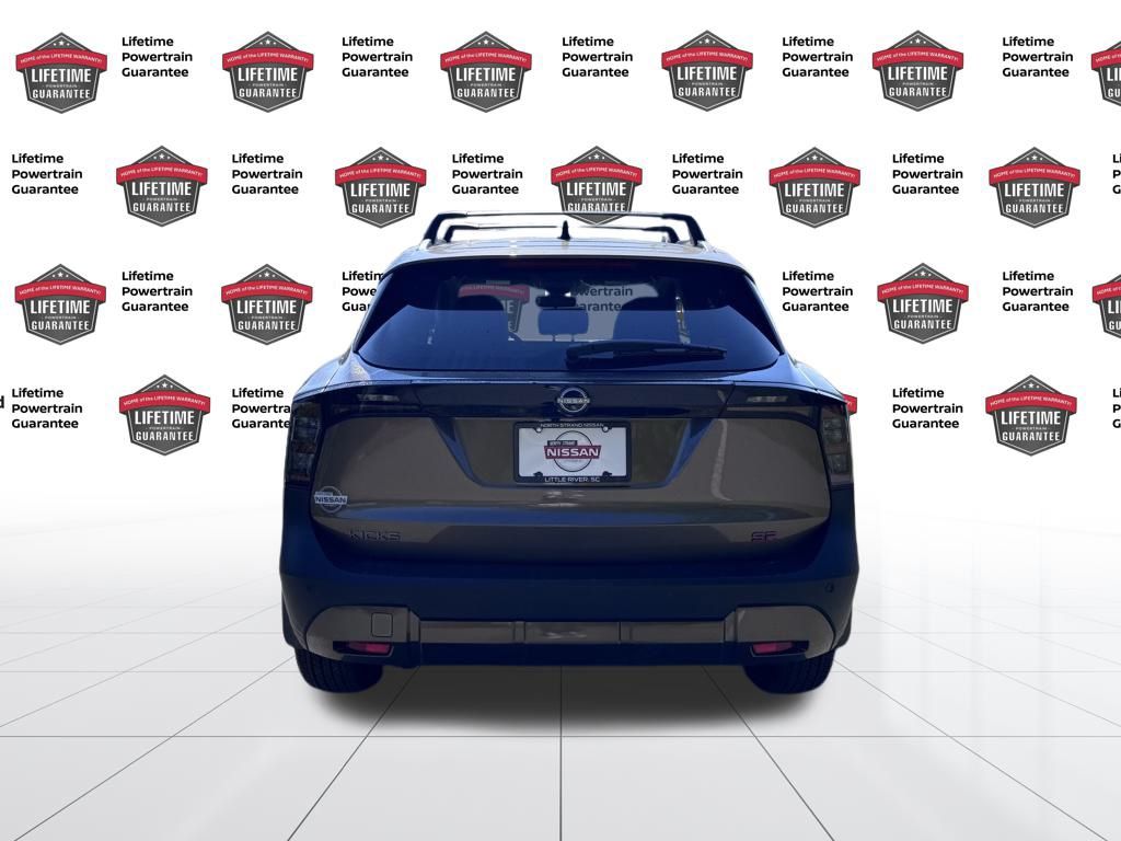 2026 Nissan Kicks SR photo 4