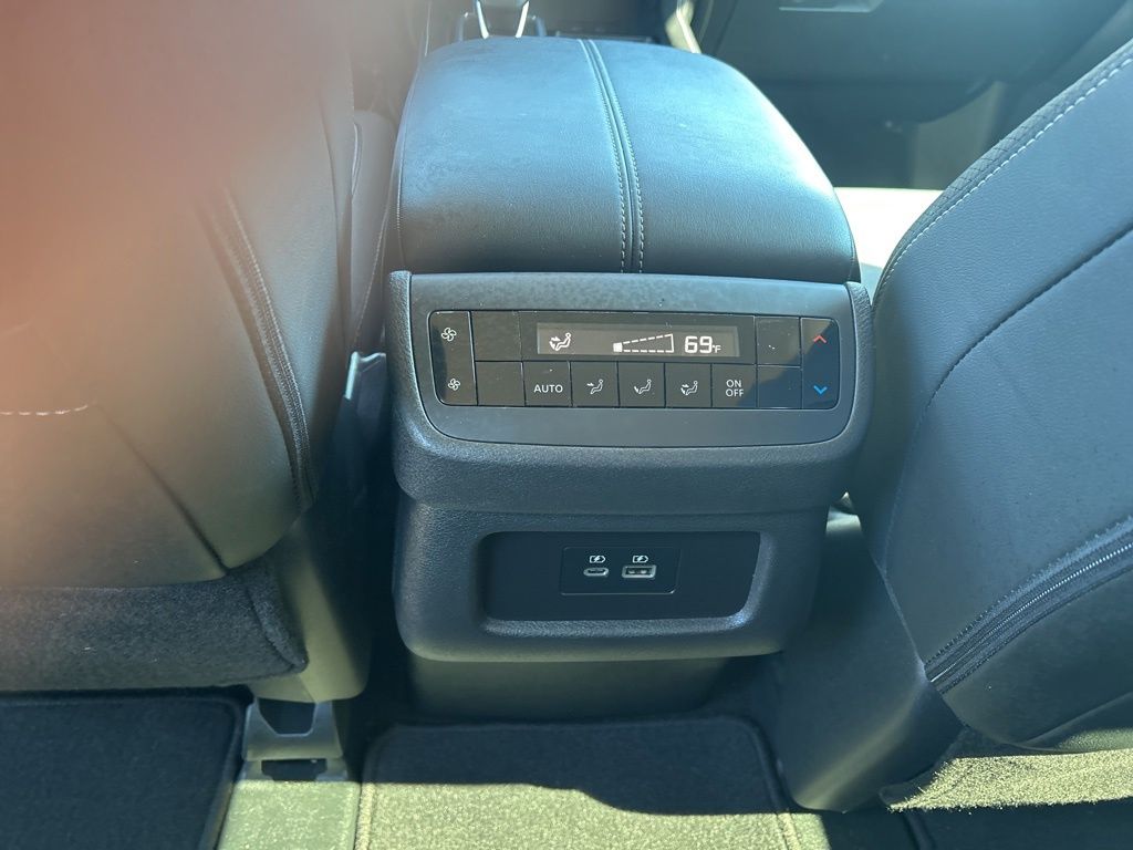 2025 Nissan Pathfinder SL - Photo 20