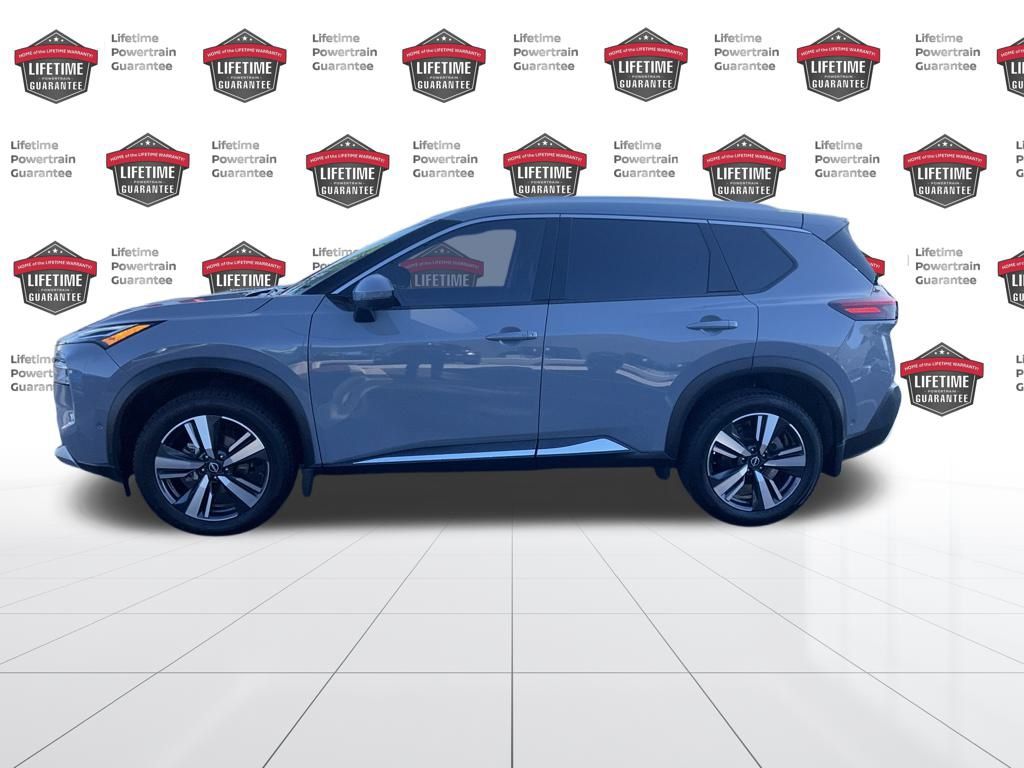 2023 Nissan Rogue Platinum photo 2