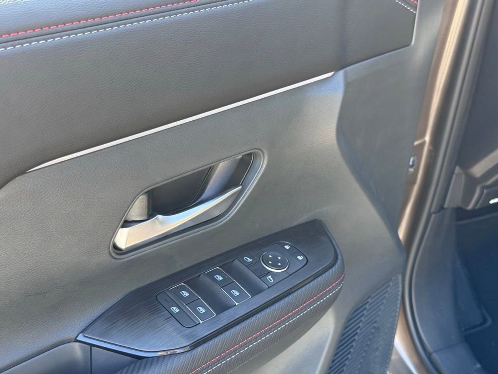 2026 Nissan KICKS SR - Photo 12