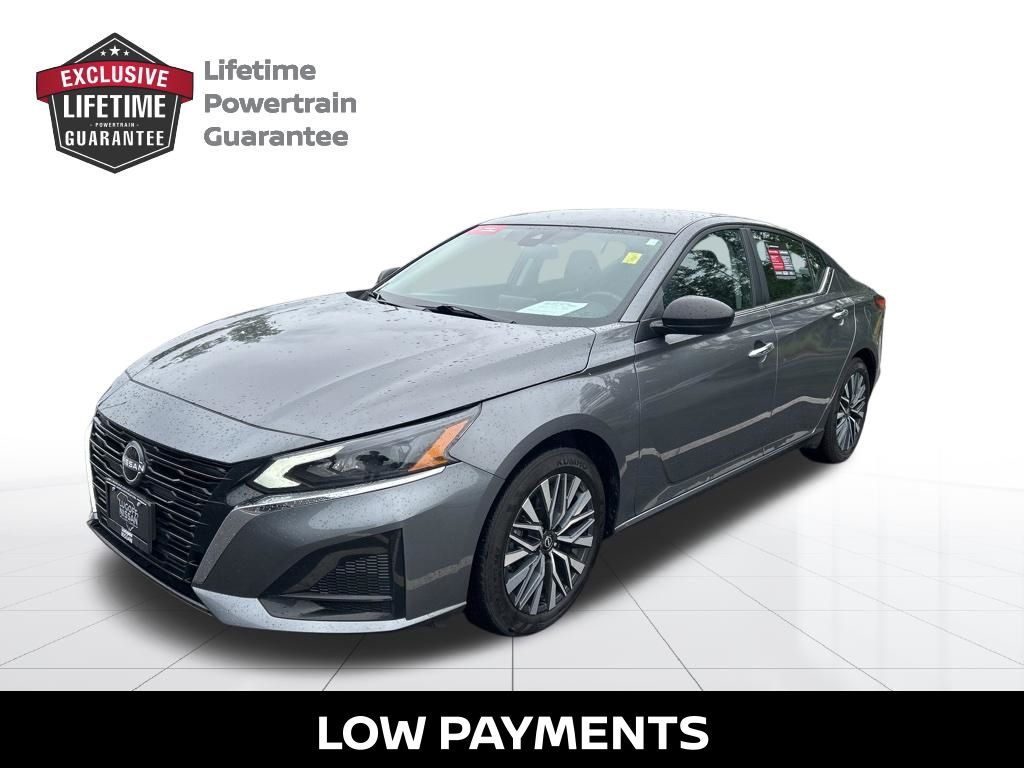 2025 Nissan Altima SV - Photo 10