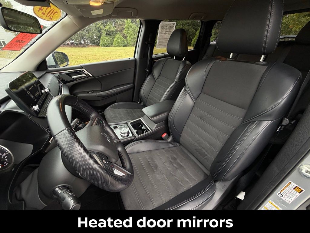 2024 Mitsubishi Outlander SE - Photo 13