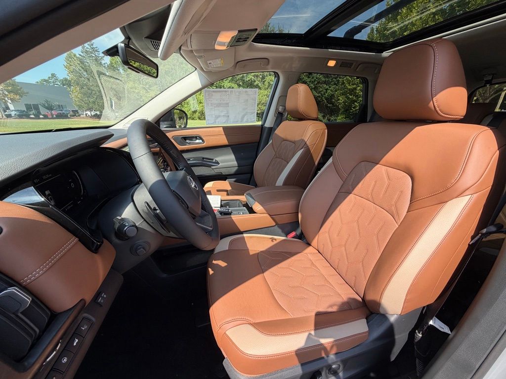 2026 Nissan Pathfinder Platinum - Photo 11