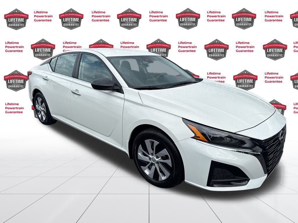 2025 Nissan Altima 2.5 S photo 2