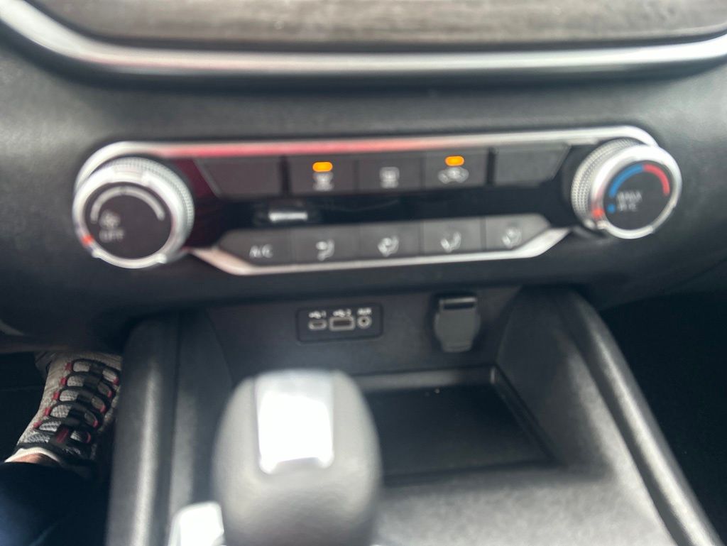 2025 Nissan Altima SV - Photo 13