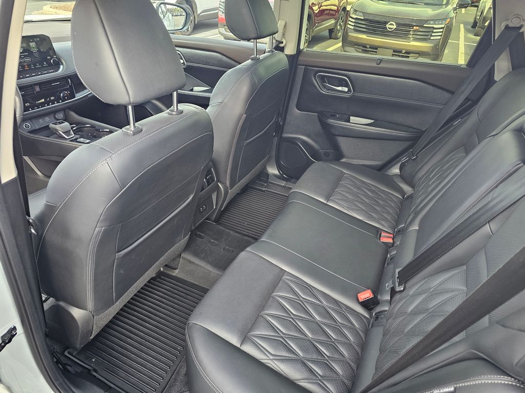 2023 Nissan Rogue Platinum - Photo 14