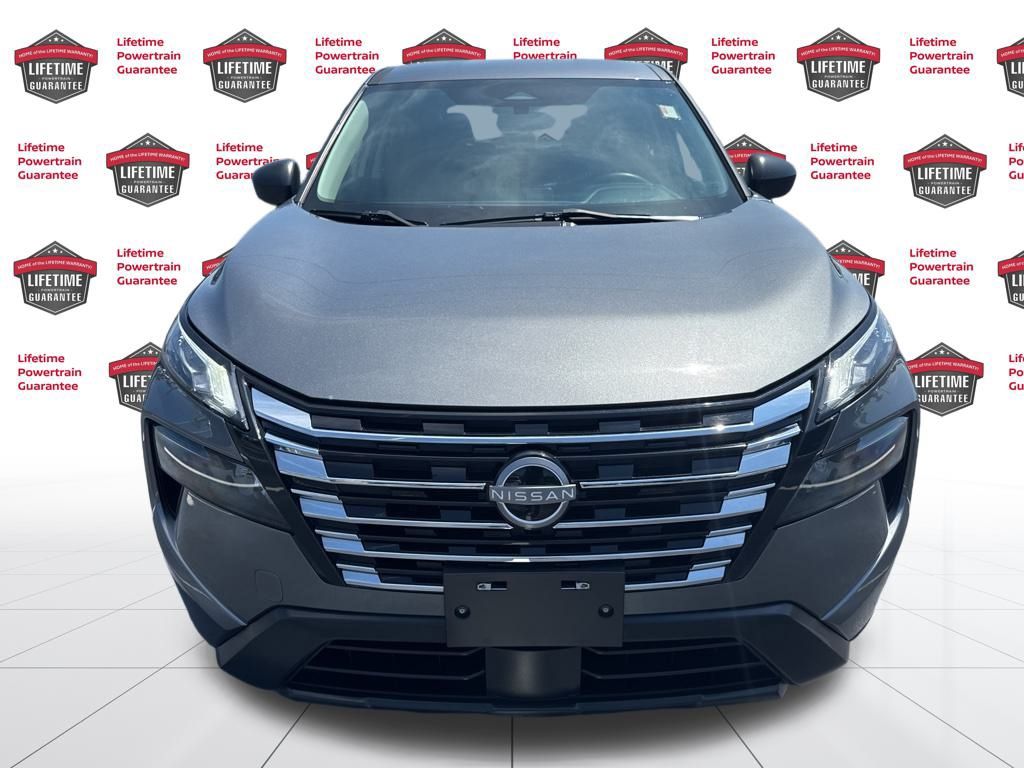 2024 Nissan Rogue S photo 2